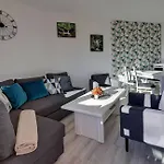 Gustowne Sun Seasons 24 Z Parkingiem W Szklarskiej Porebie By Renters Appartement Szklarska Poręba