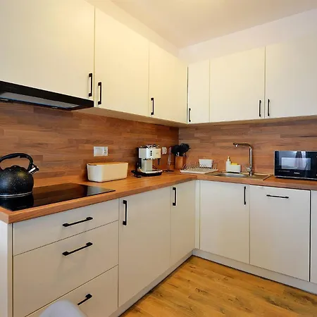 Gustowne Sun Seasons 24 Z Parkingiem W Szklarskiej Porebie By Renters Szklarska Poreba